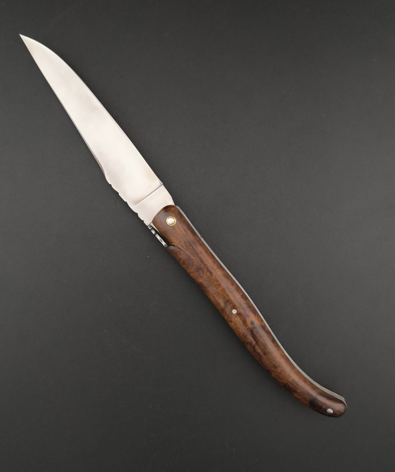 Le couteau Laguiole Loupe de bois de fer plein manche. – Image 2