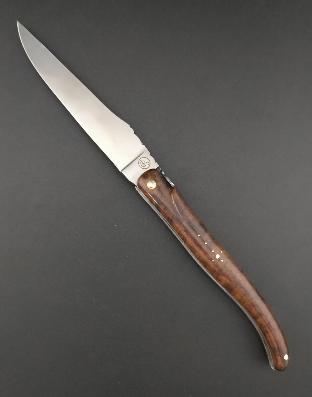 Le couteau Laguiole Loupe de bois de fer plein manche. – Image 3