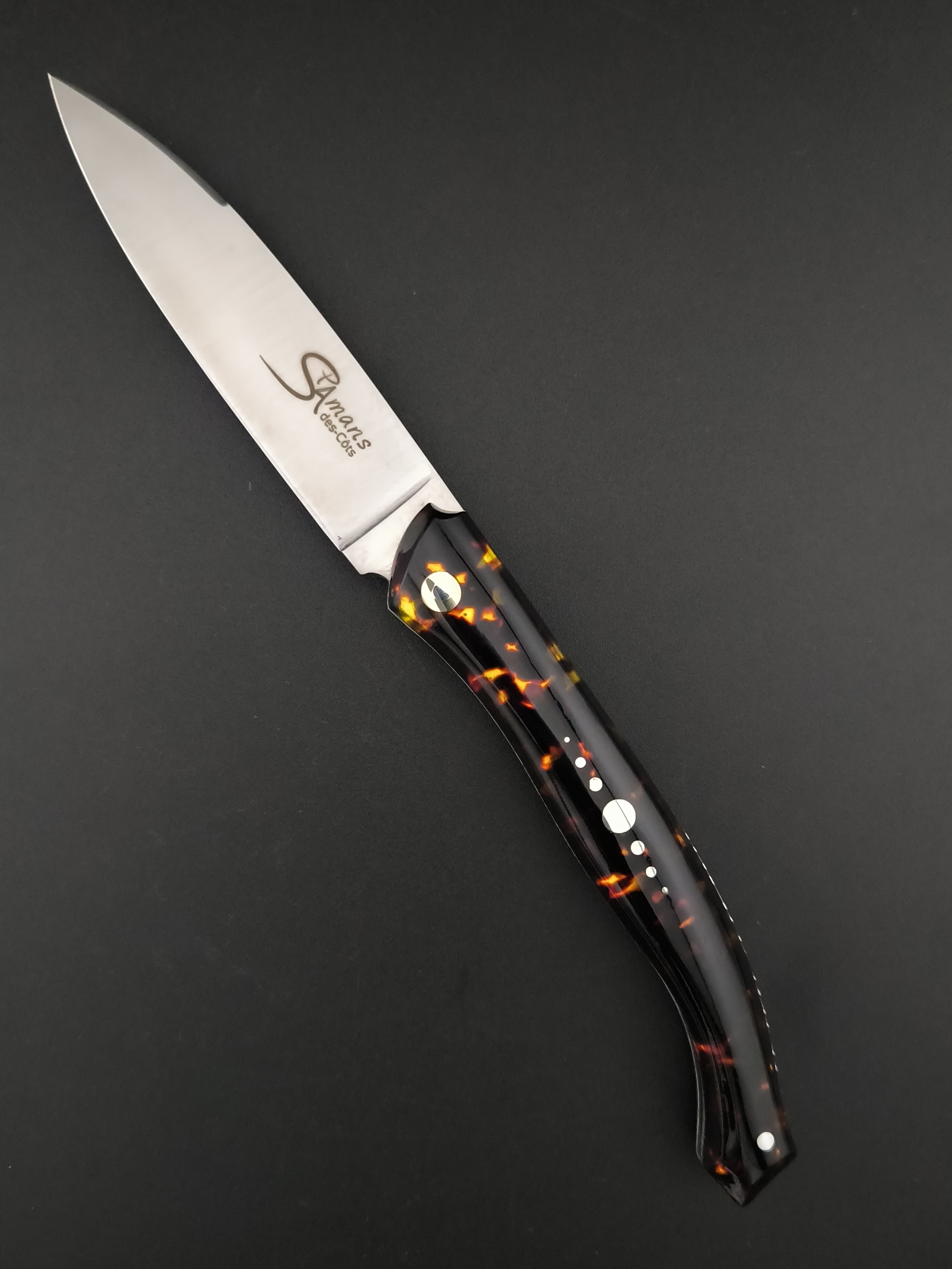 Le couteau Saint-Amans-des-Cots. Acétate imitation écaille de tortue. Lame 14c28n