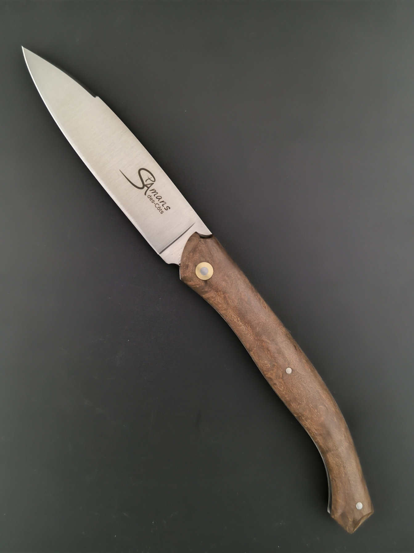 Le couteau Saint-Amans-des-Cots Loupe d'ébène de Macassar Lame 14c28n