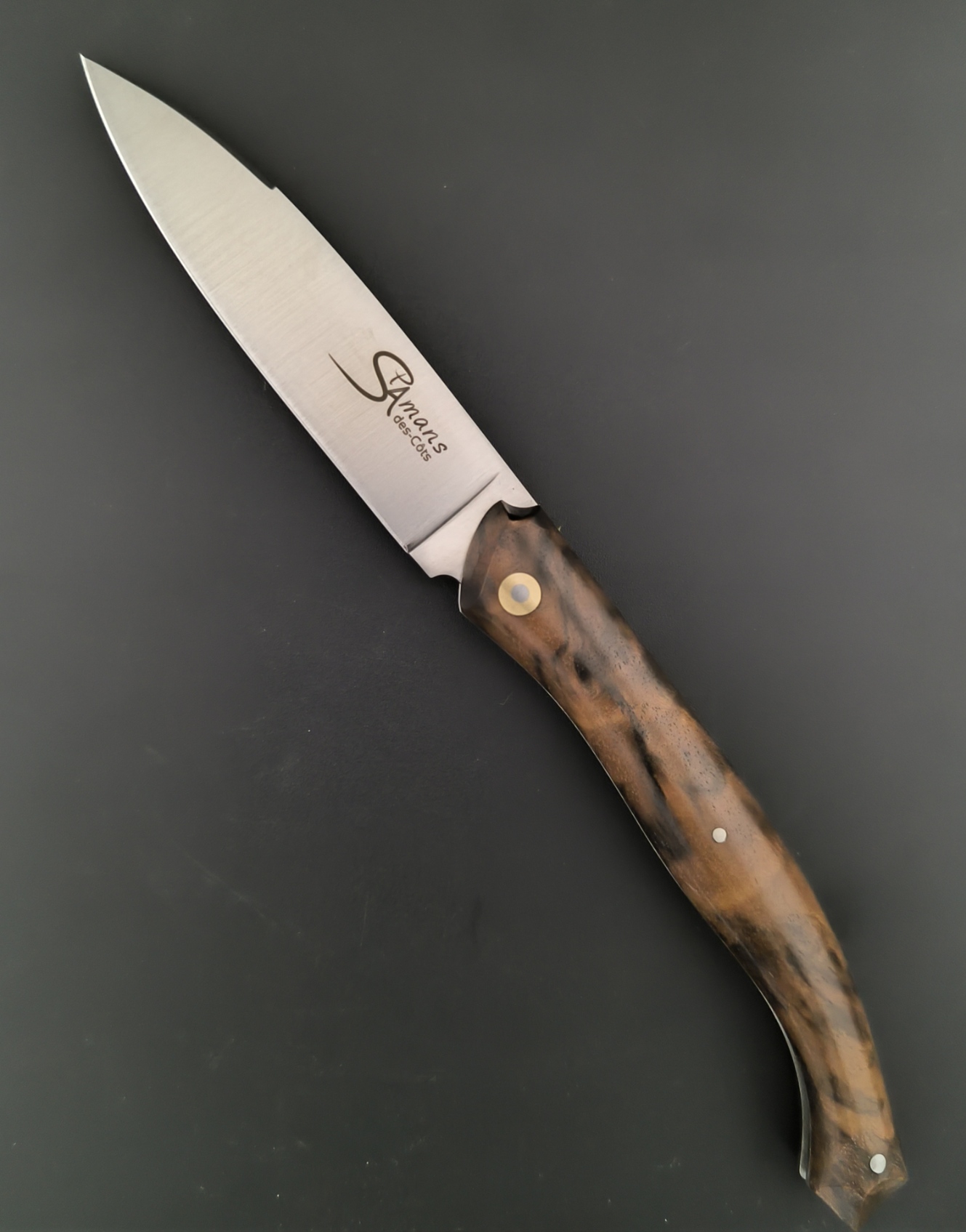 Le couteau Saint-Amans-des-Cots. Loupe de Noyer . lame 14c28n