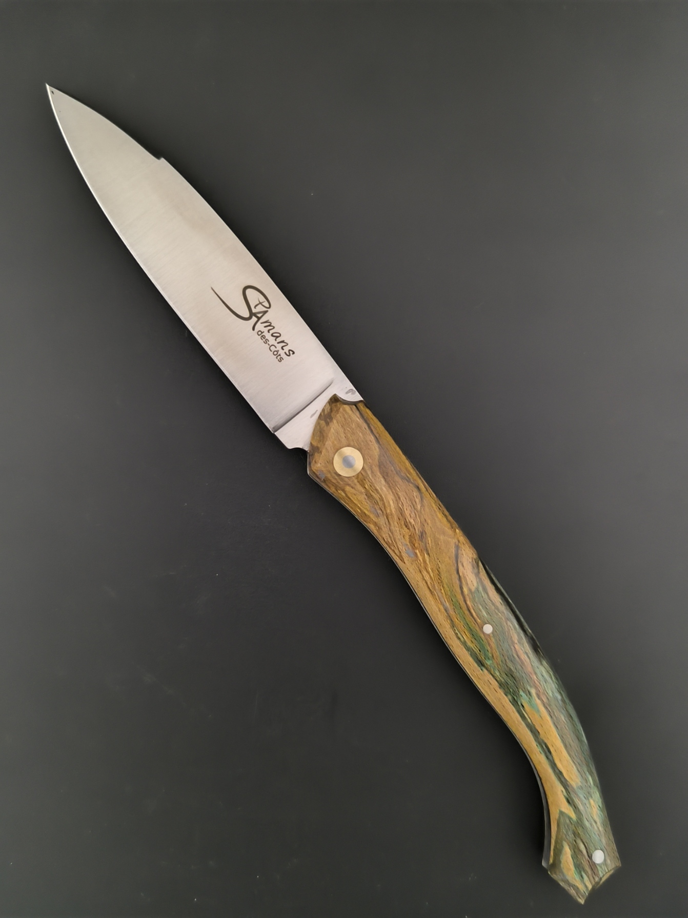 Le couteau Saint-Amans-des-Cots  Hêtre échauffé stabilisé. lame 14c28n