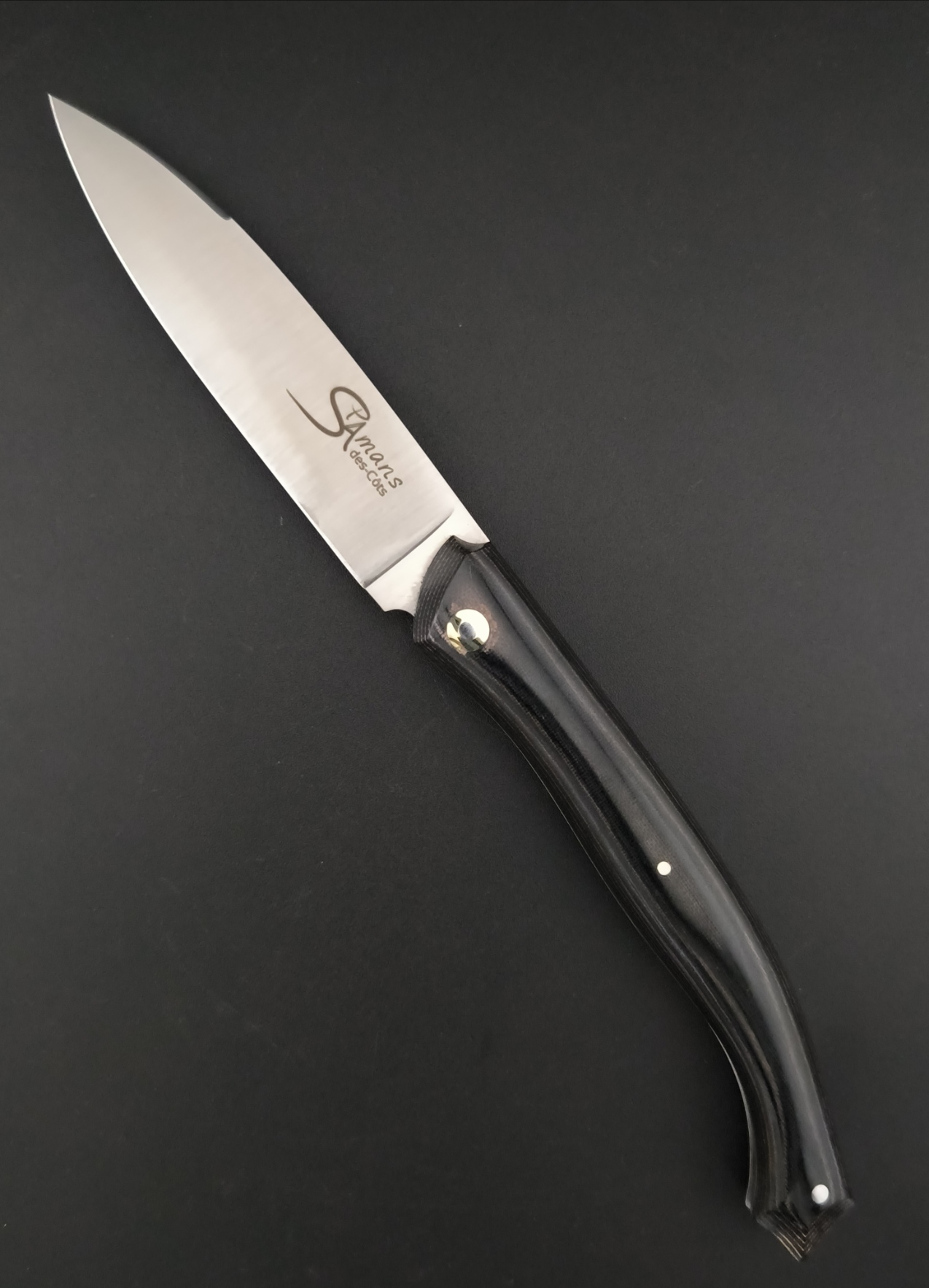 Le couteau Saint-Amans-des-Cots en Micarta lin marron foncé