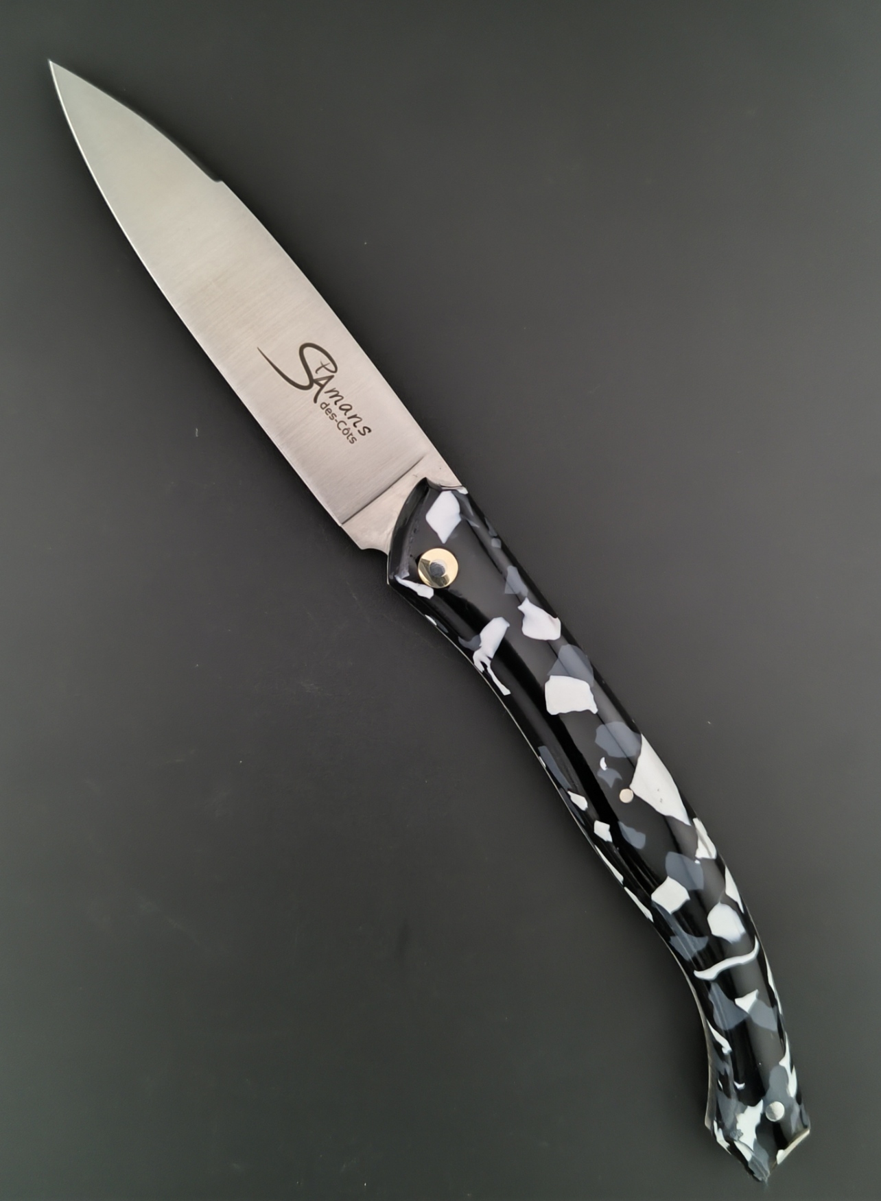 Le couteau Saint-Amans-des-Cots Acétate