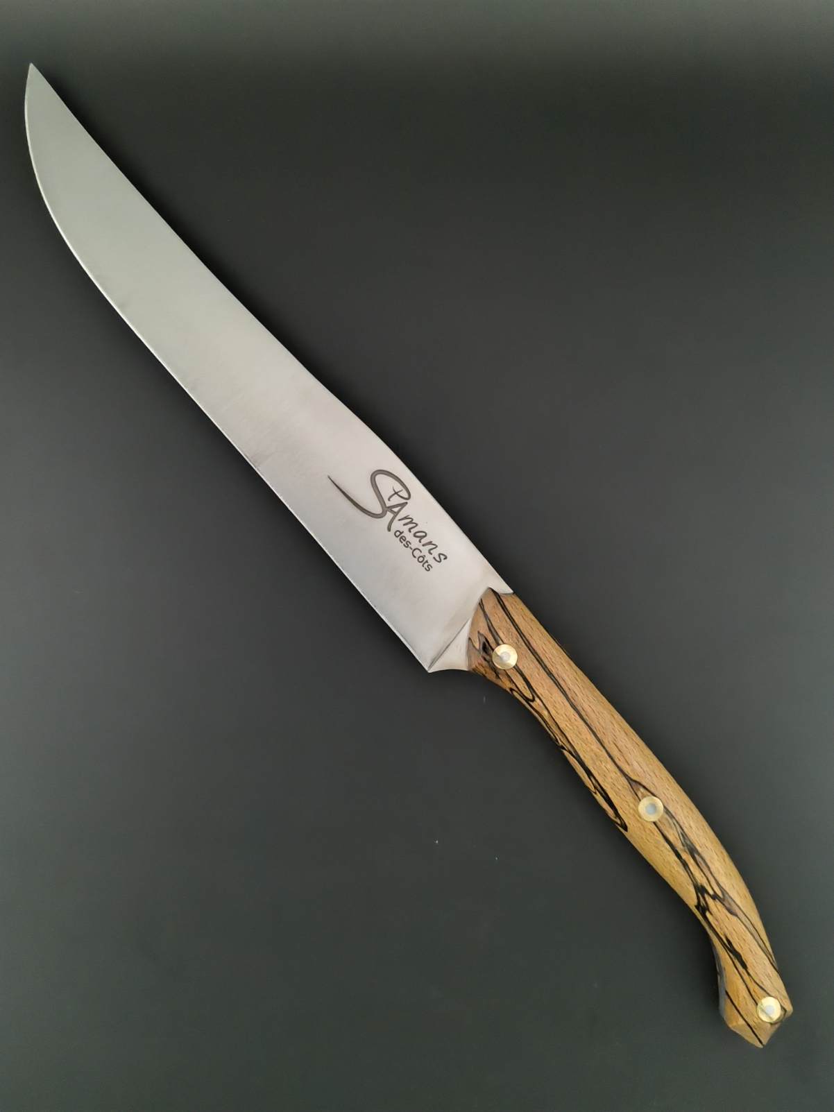 le couteau à découper  Saint Amans des Côts en hêtre échauffé stabilisé