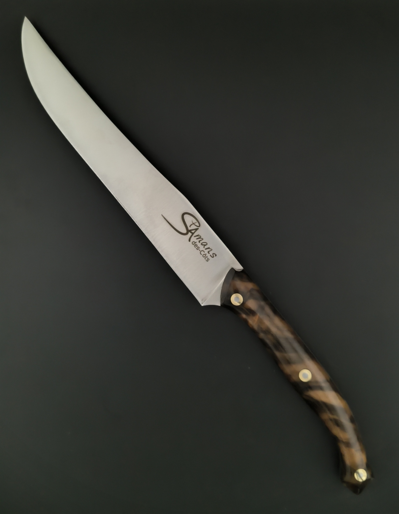 le couteau à découper  Saint Amans des Côts en loupe de noyer