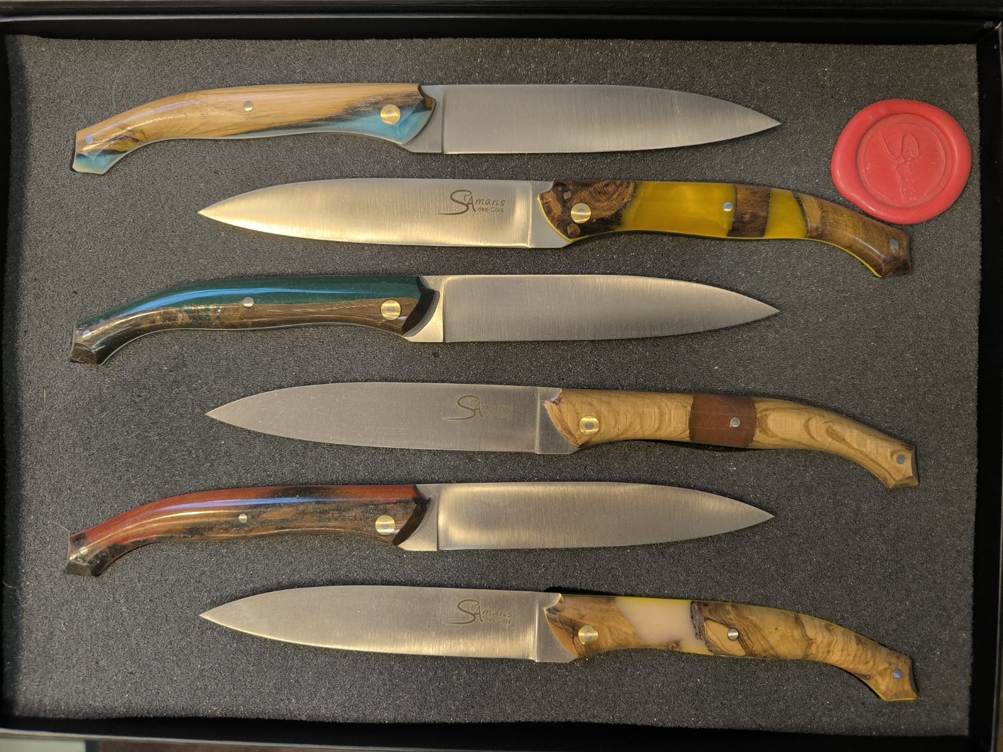 Coffret 6 couteaux Saint-Amans-des-Cots en divers bois et résine