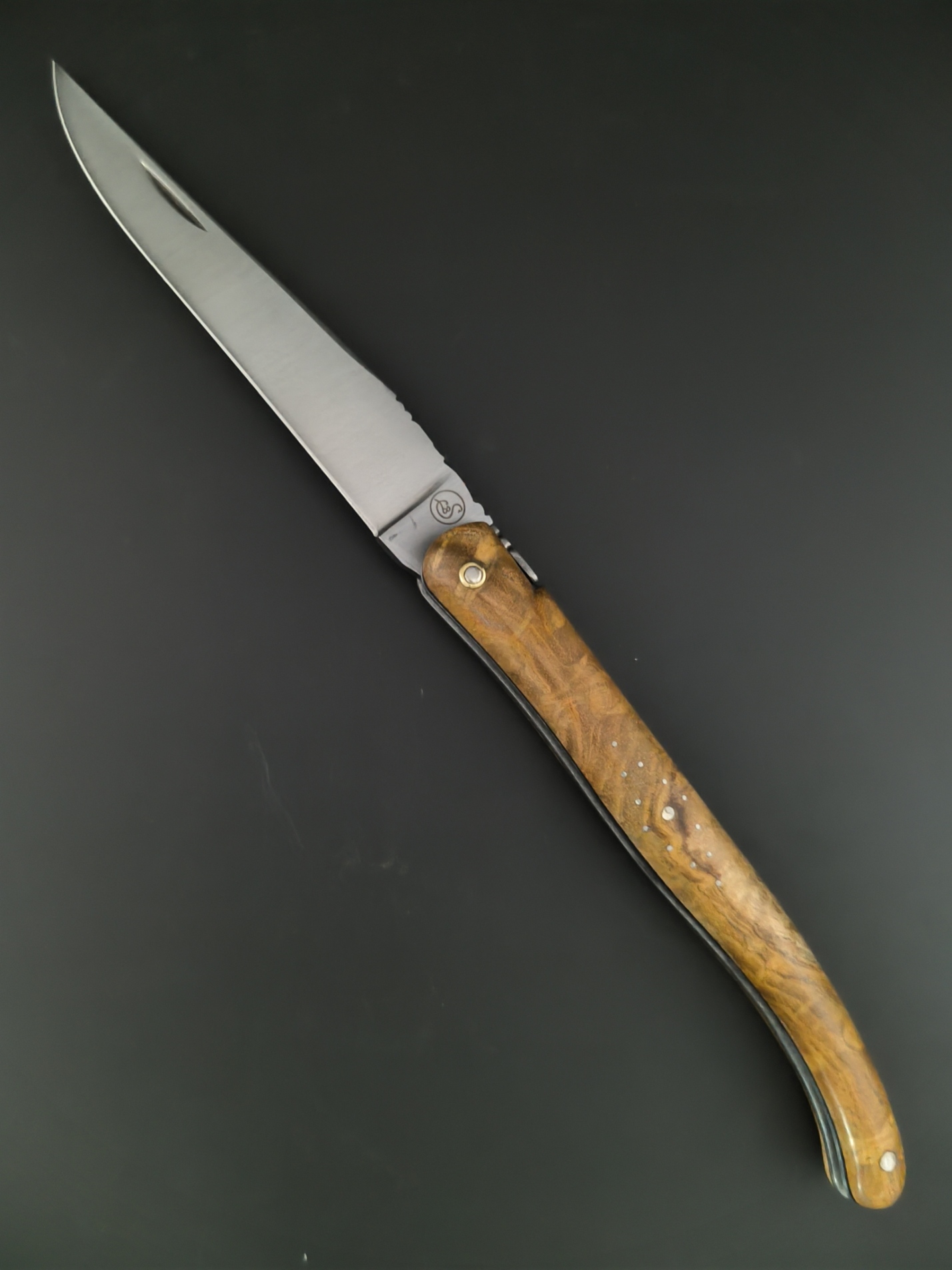 Laguiole 13 cm loupe de teck.  lame carbone