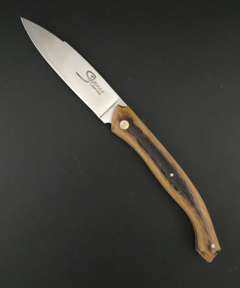 Le couteau Saint-Amans-des-Cots chêne de barrique.