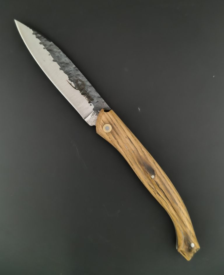 Le couteau Saint-Amans-des-Cots chêne e barrique. Lame brute de forge