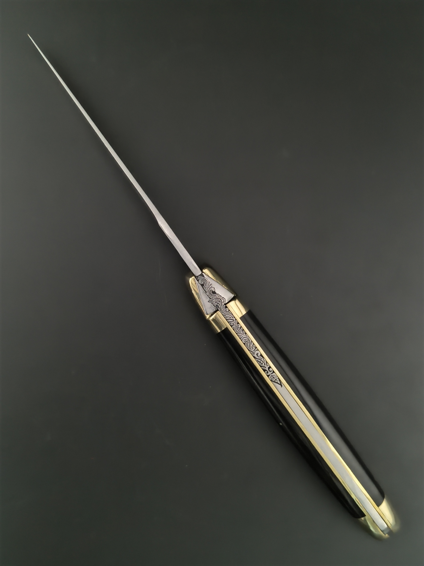 Laguiole 13 cm 2pièces poinçon avec œillet pointe de corne Aubrac – Image 2
